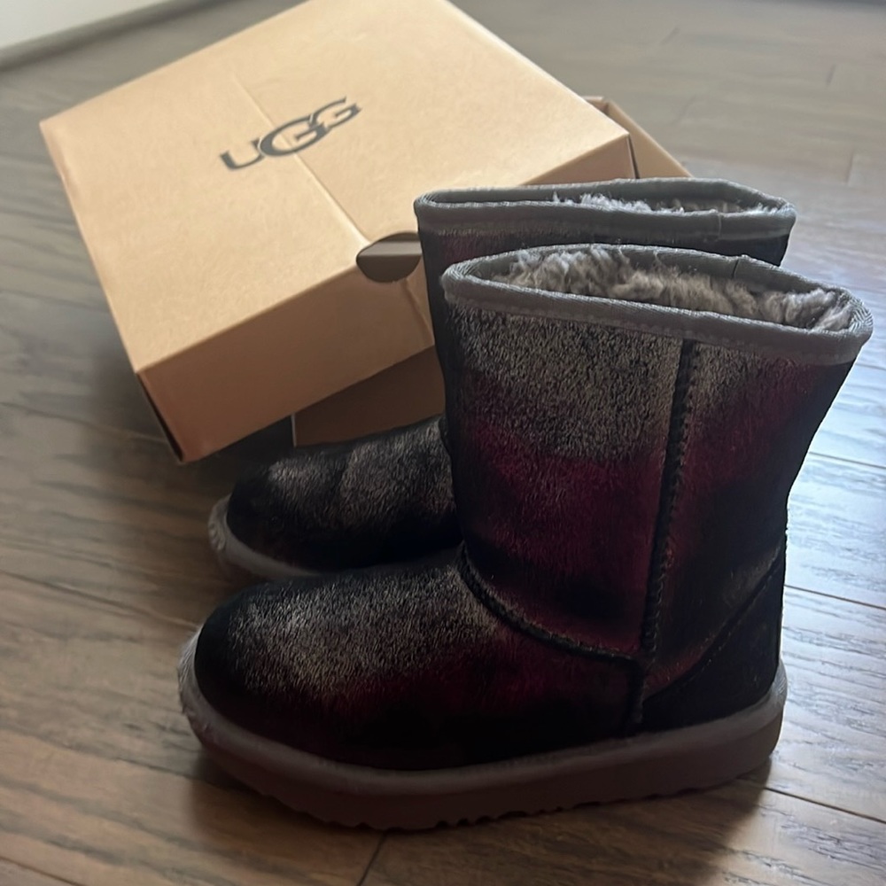 UGG Boots - Kid’s Classic II Metallic Glitter - Girls Size 13